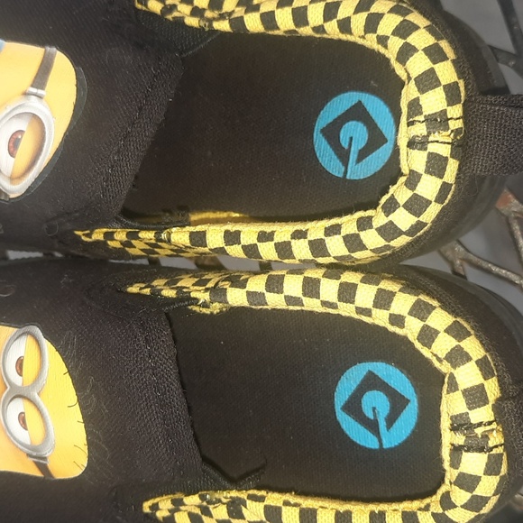 New Minion shoes size 7 slide ons - Picture 5 of 7